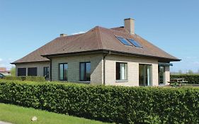 Beautiful Home In Diksmuide With Wifi